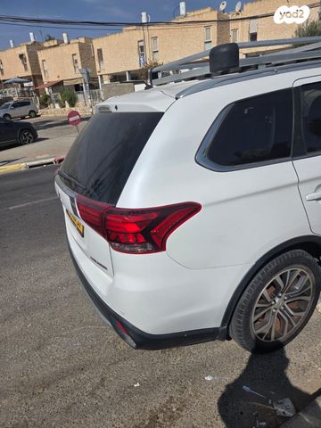 מיצובישי אאוטלנדר