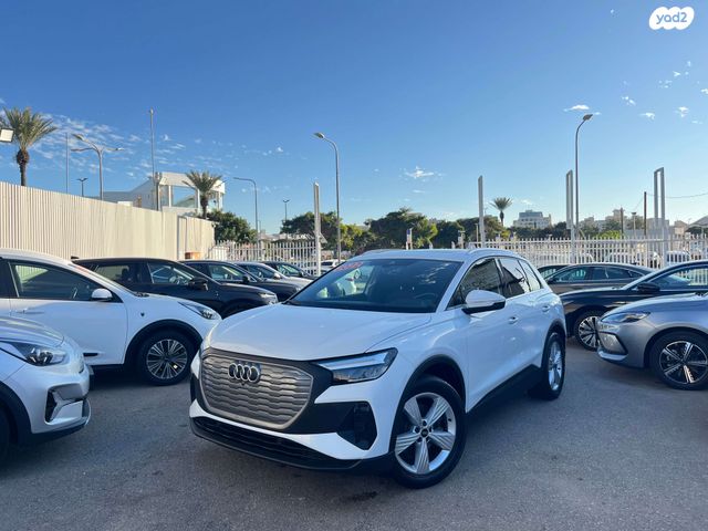 מודעת רכב אאודי Q4 e-tron