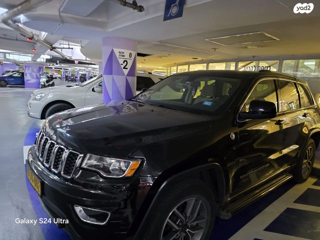 מודעת רכב ג'יפ גרנד צ'ירוקי