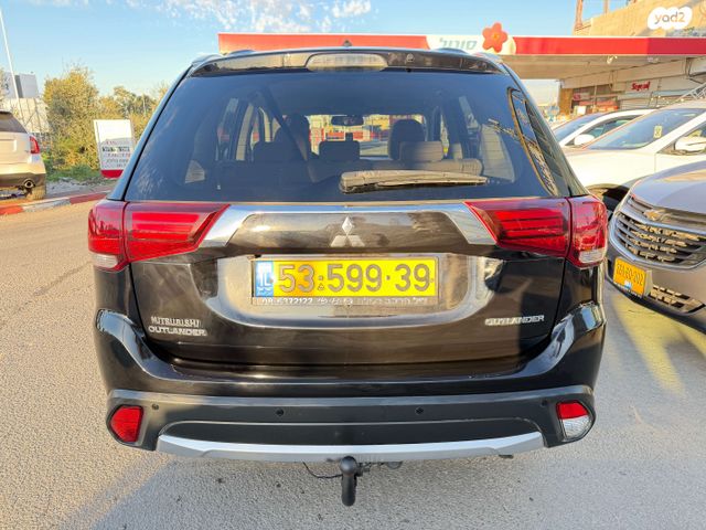 מיצובישי אאוטלנדר