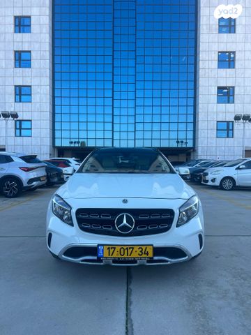 מרצדס-בנץ GLA