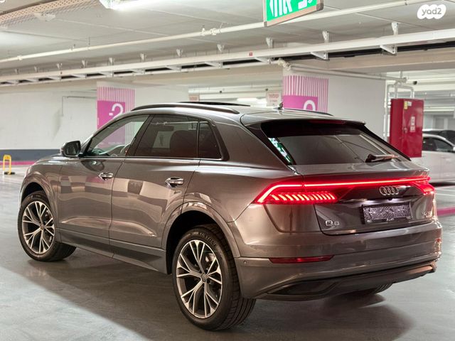 אאודי Q8