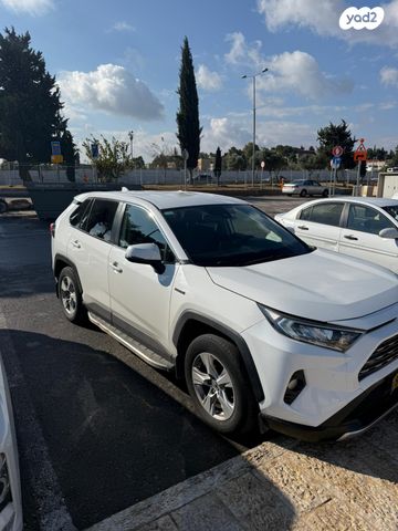 טויוטה RAV4