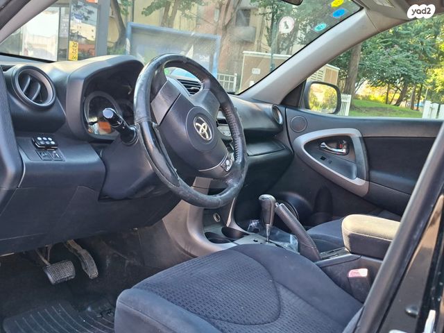 טויוטה RAV4