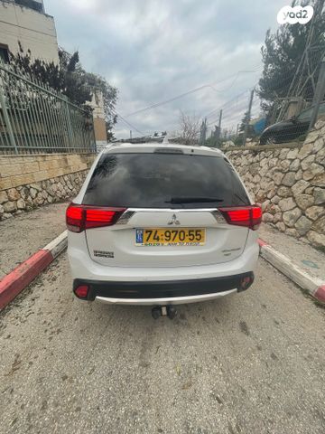 מיצובישי אאוטלנדר