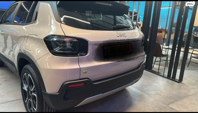 מודעת רכב ג'יפ אוונגר