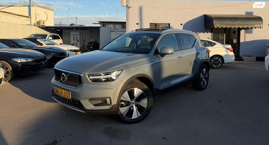 וולוו XC40