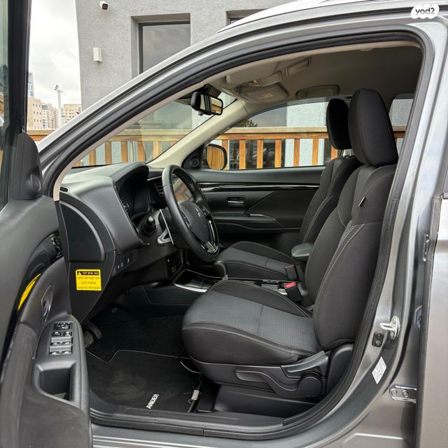 מיצובישי אאוטלנדר