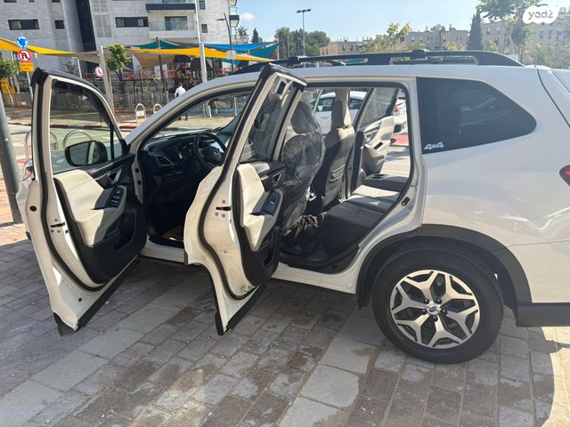 סובארו פורסטר