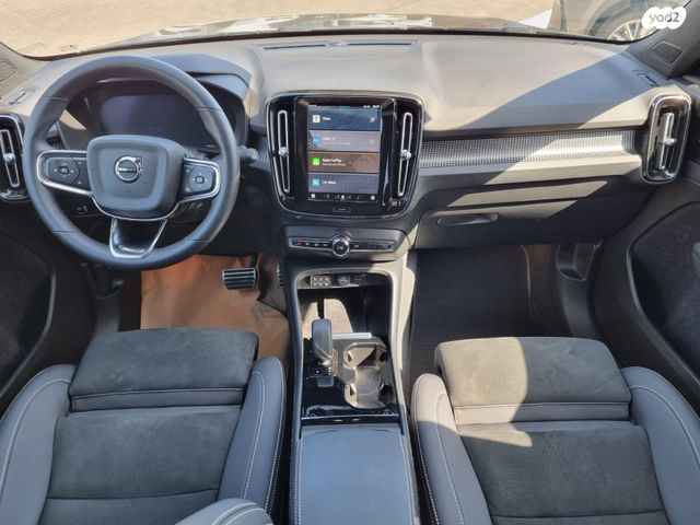 וולוו XC40