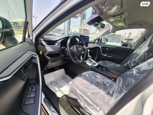 טויוטה RAV4
