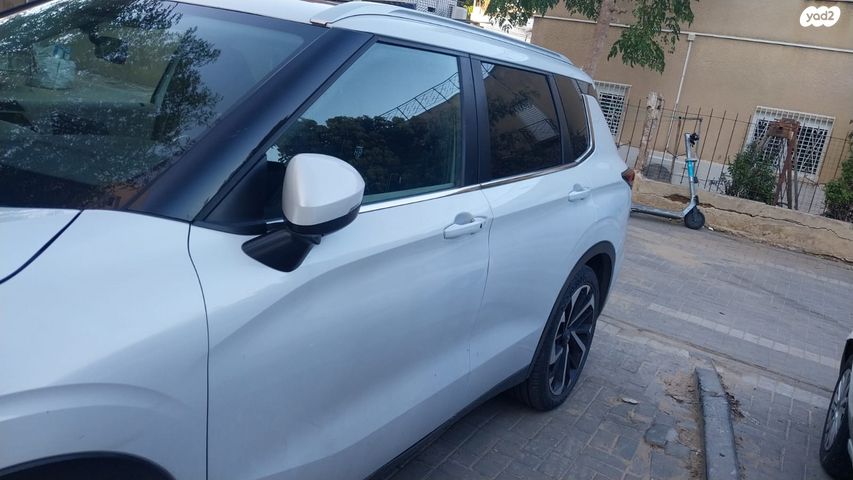 מיצובישי אאוטלנדר