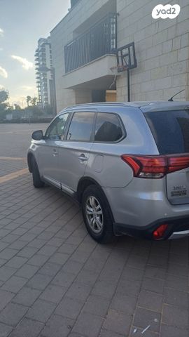 מיצובישי אאוטלנדר