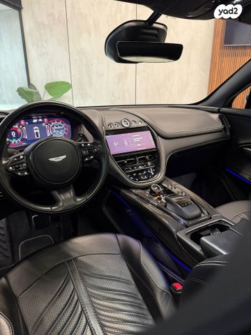 אסטון מרטין DBX