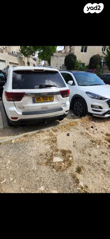 מודעת רכב ג'יפ גרנד צ'ירוקי