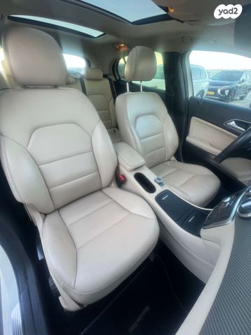 מרצדס-בנץ GLA