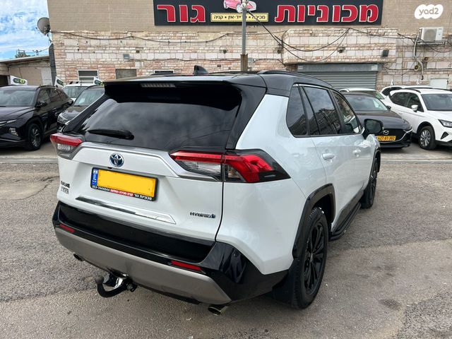 טויוטה RAV4