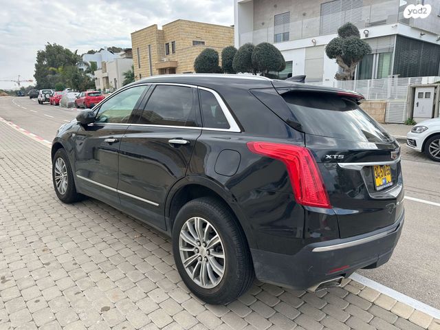 קאדילק XT5