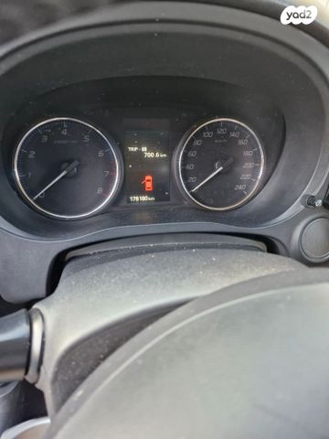 מיצובישי אאוטלנדר