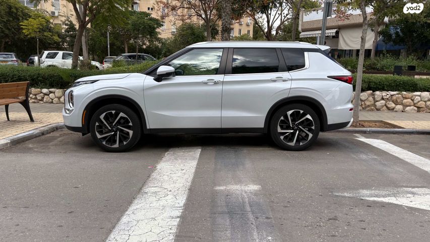 מיצובישי אאוטלנדר