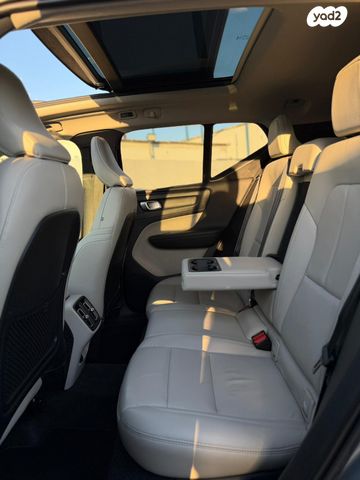 וולוו XC40