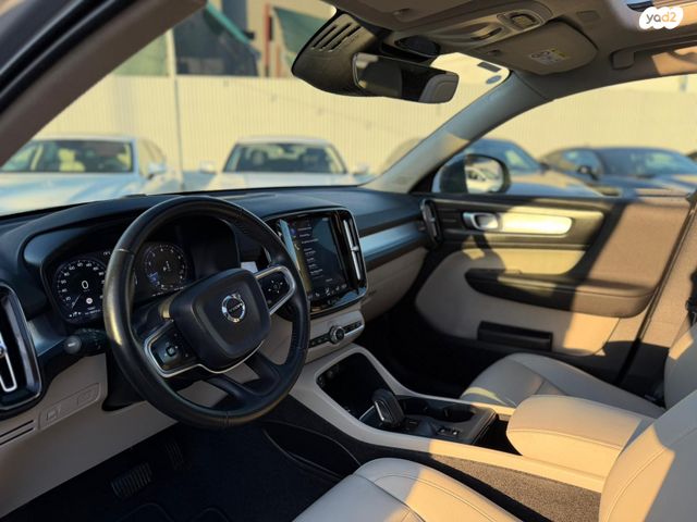 וולוו XC40