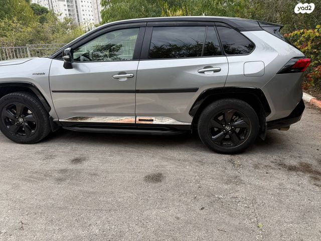 טויוטה RAV4