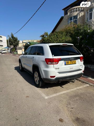 מודעת רכב ג'יפ גרנד צ'ירוקי