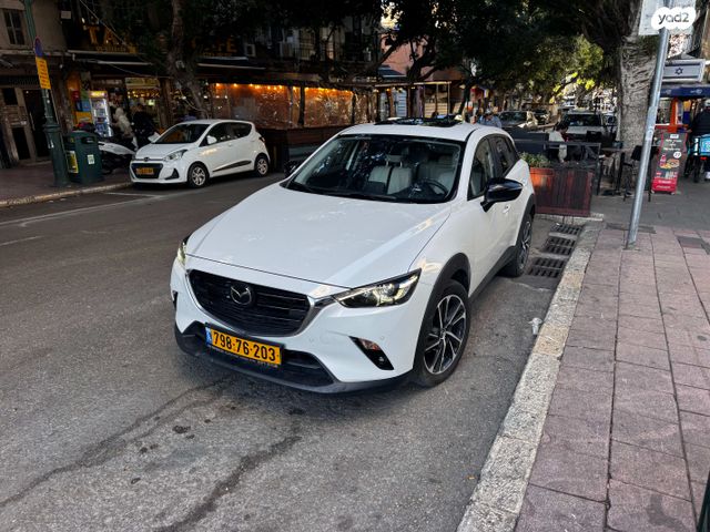 מודעת רכב מאזדה CX-3