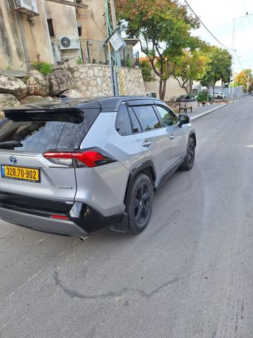 טויוטה RAV4