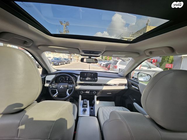 מיצובישי אאוטלנדר