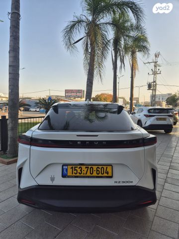 לקסוס RZ