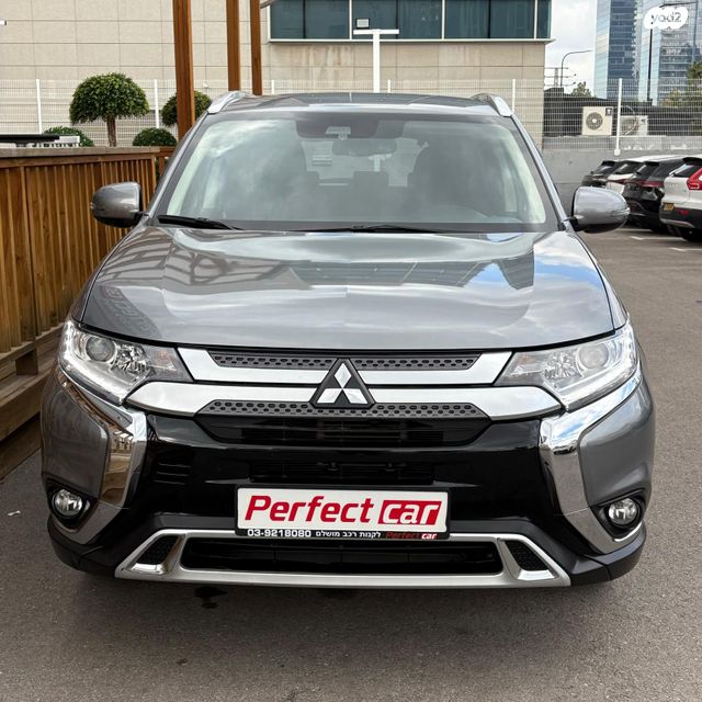 מיצובישי אאוטלנדר