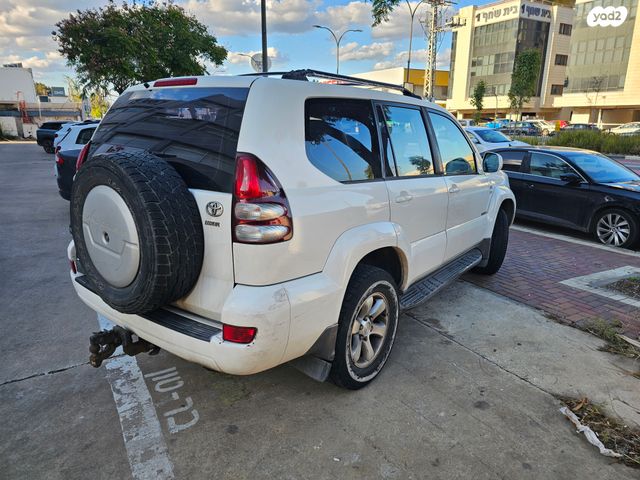טויוטה לנד קרוזר