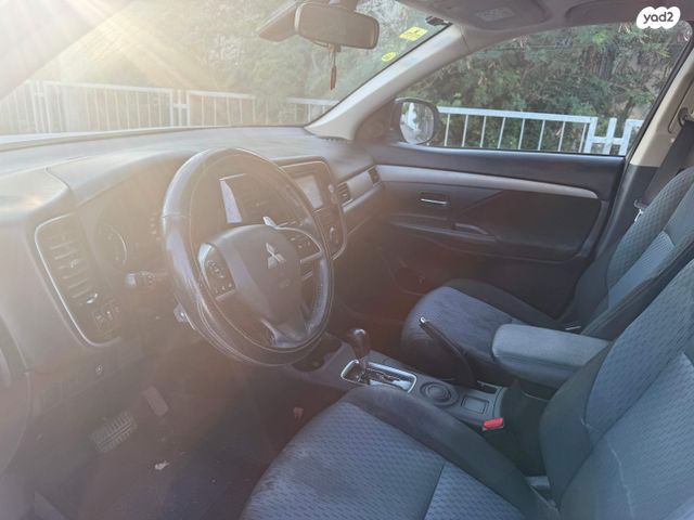 מיצובישי אאוטלנדר