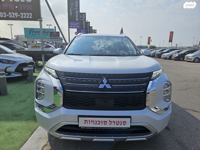 מיצובישי אאוטלנדר