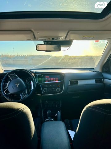 מיצובישי אאוטלנדר