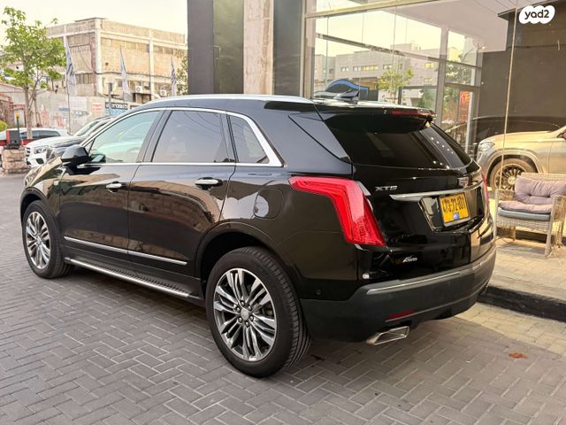 קאדילק XT5