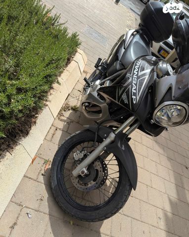 הונדה טרנסאלפ 700