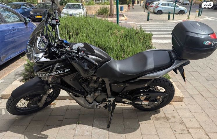 מודעת רכב הונדה טרנסאלפ 700