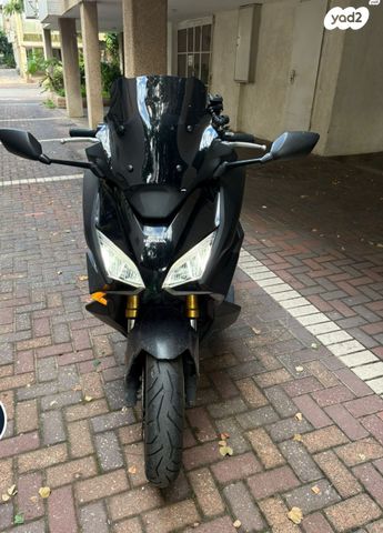 הונדה פורזה 750