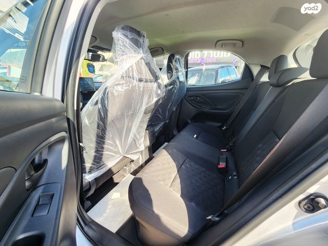 טויוטה יאריס