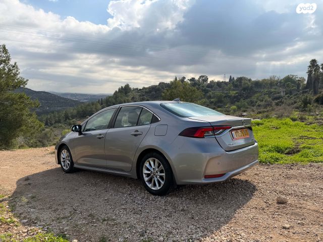 טויוטה קורולה