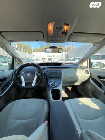 טויוטה פריוס