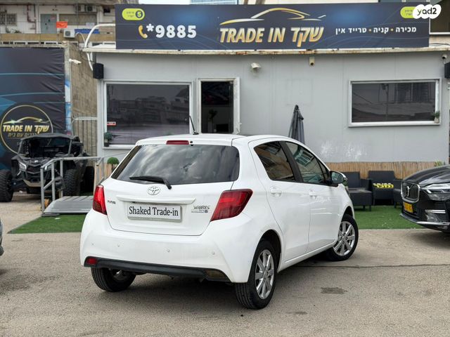 טויוטה יאריס