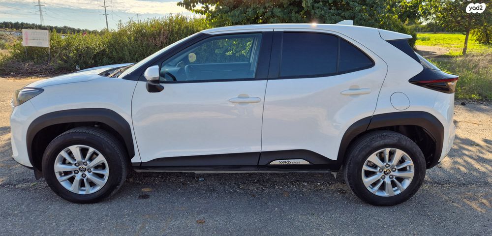 מודעת רכב טויוטה יאריס קרוס