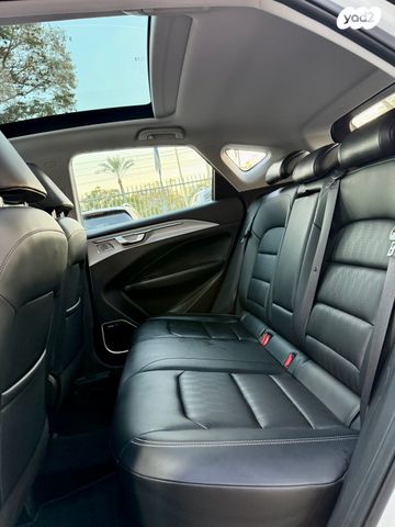 ג׳ילי Geometry C