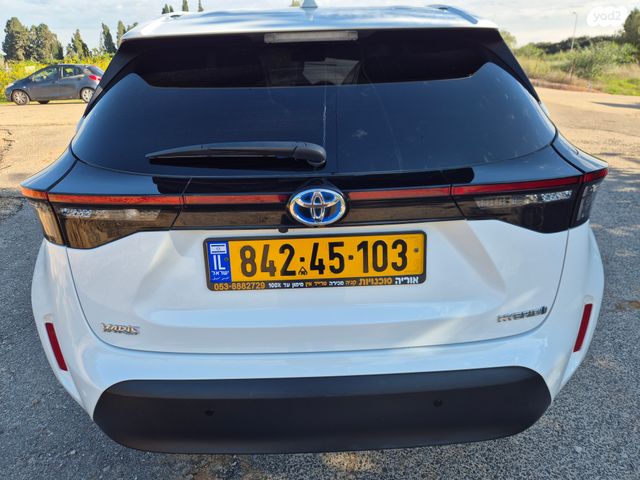 טויוטה יאריס קרוס