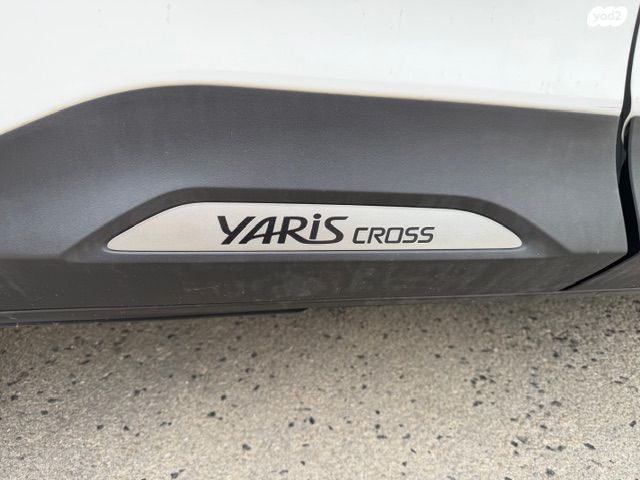 טויוטה יאריס קרוס