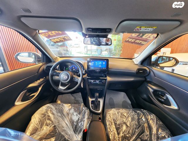 טויוטה יאריס קרוס